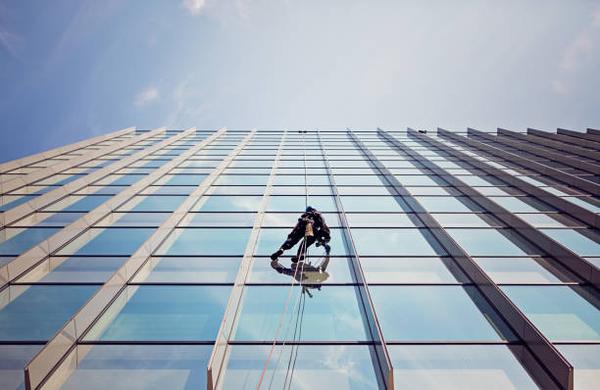 Say Goodbye to Grime with Professional Platinum Window Cleaning